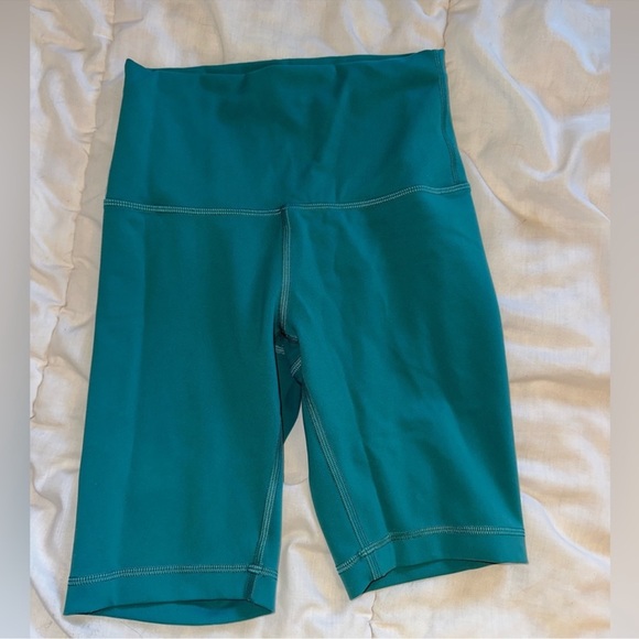 Lululemon Shorts & Top - Picture 4 of 4